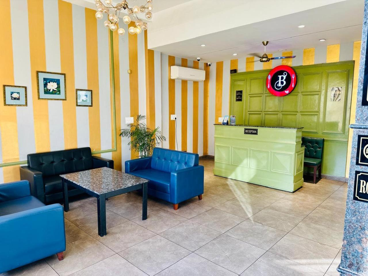 Hotel Golden Fern Patiala Bagian luar foto