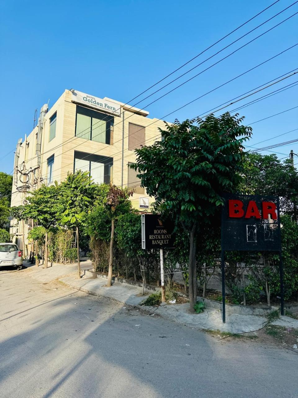 Hotel Golden Fern Patiala Bagian luar foto