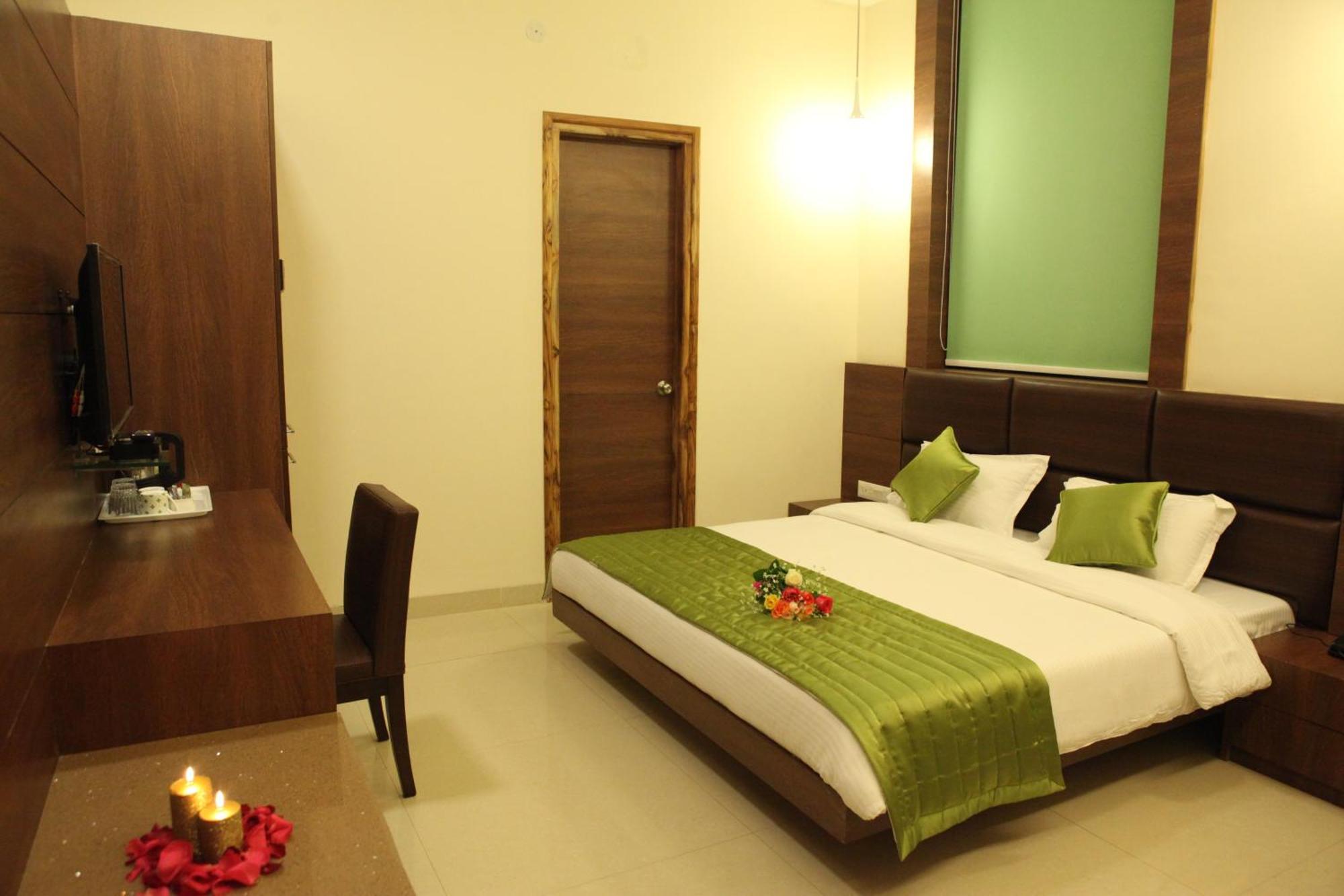 Hotel Golden Fern Patiala Bagian luar foto