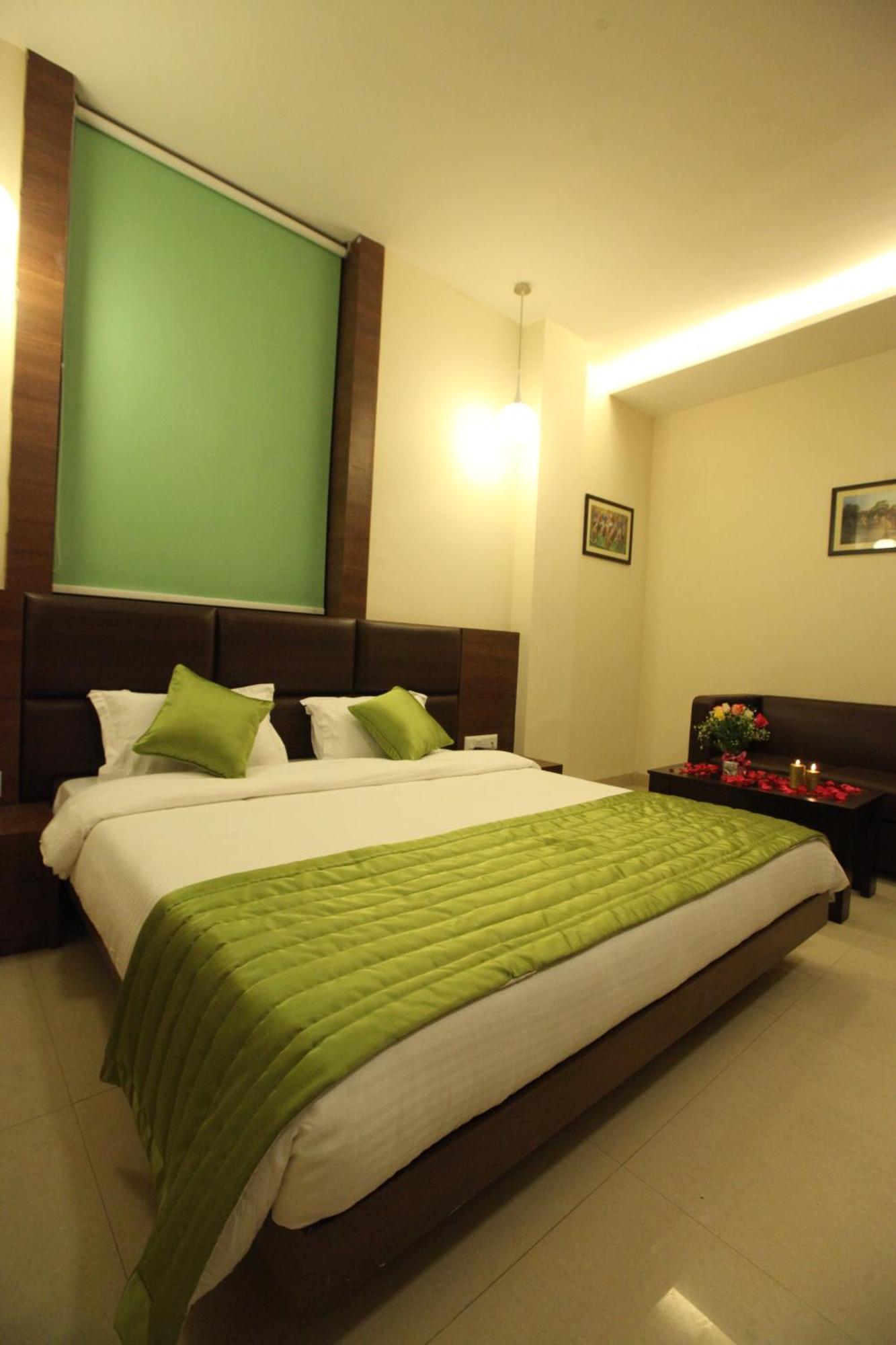 Hotel Golden Fern Patiala Bagian luar foto